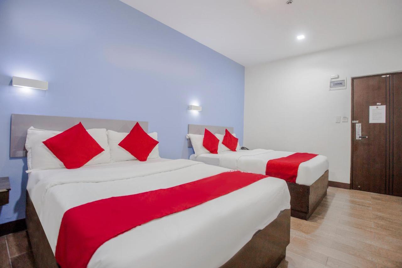 Oyo 637 Fox Hotel Quezon City Exterior photo