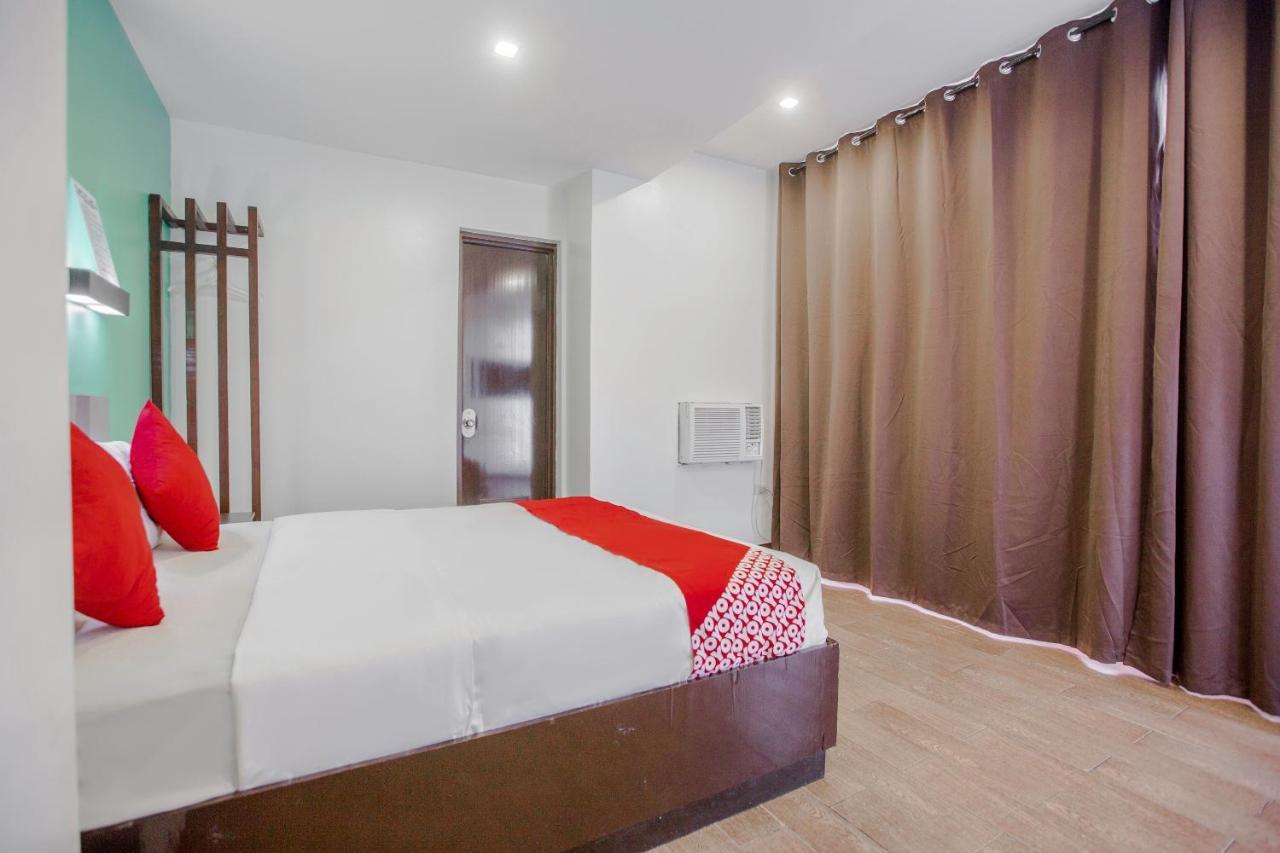 Oyo 637 Fox Hotel Quezon City Exterior photo