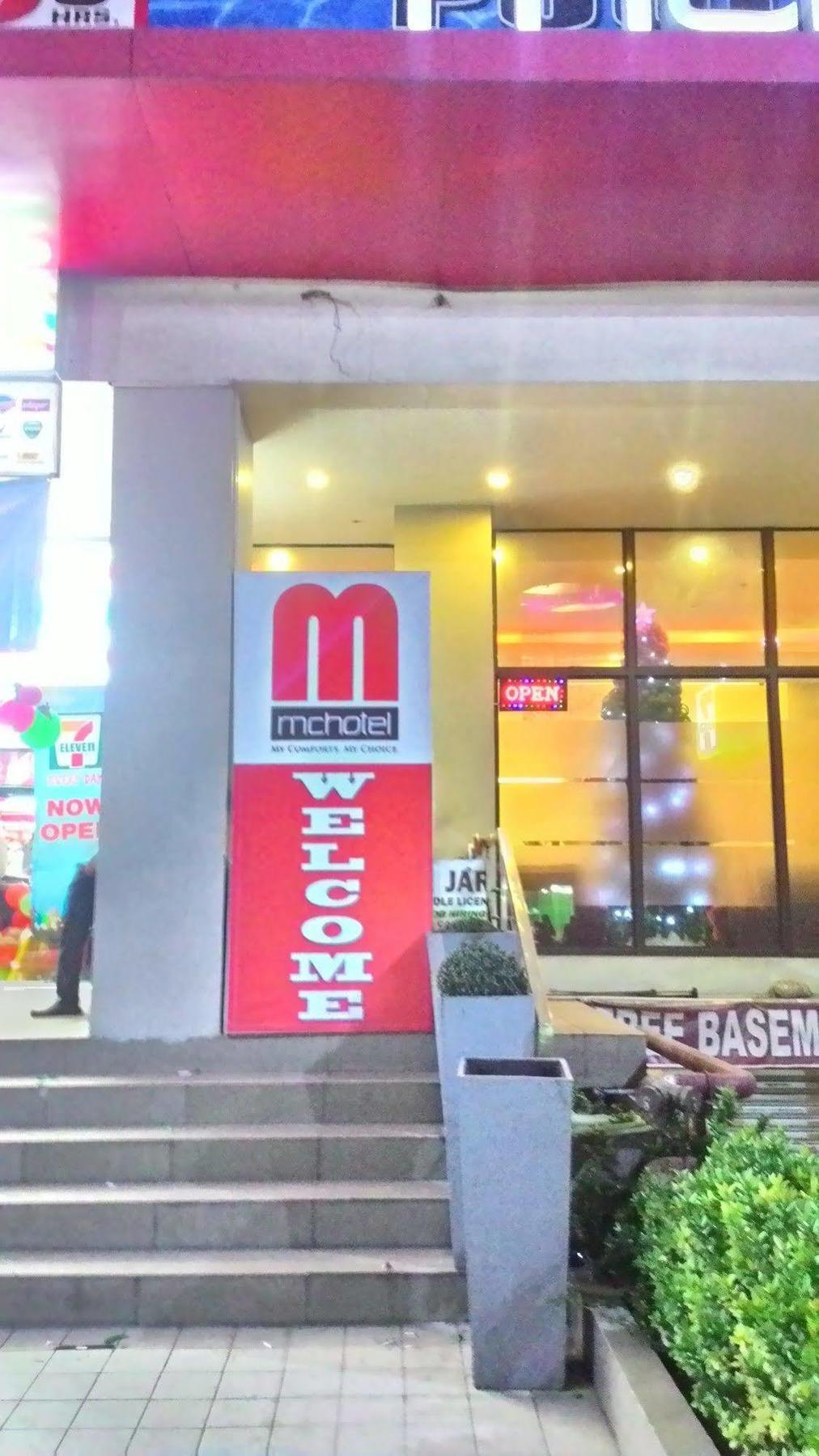 Oyo 637 Fox Hotel Quezon City Exterior photo